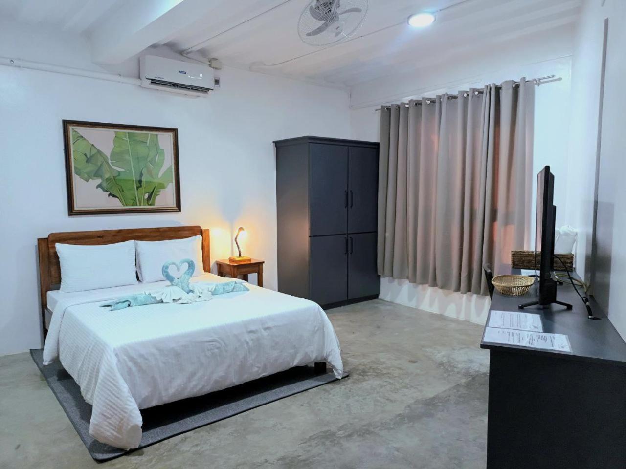 Av Suites Puerto Galera Exterior foto