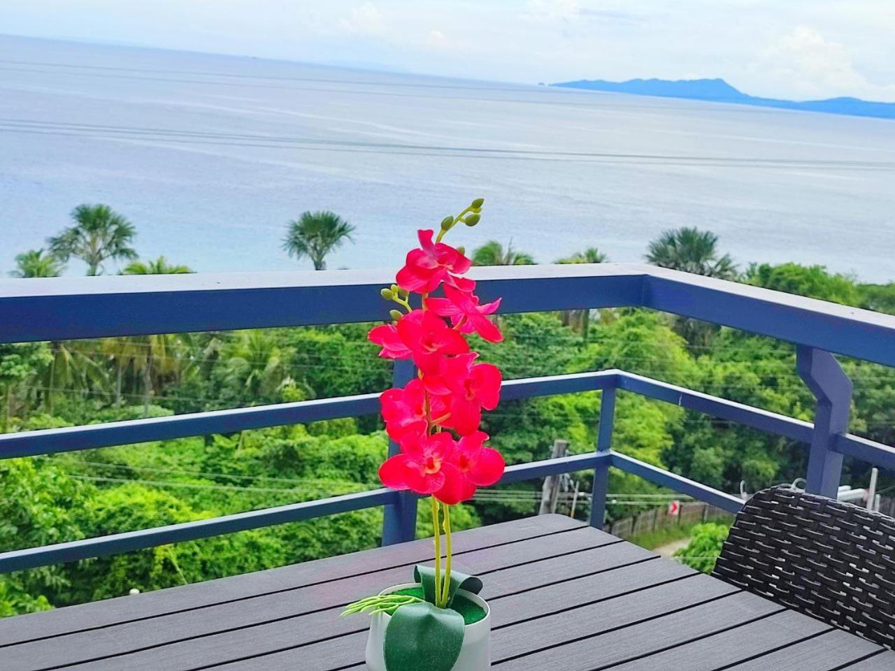 Av Suites Puerto Galera Exterior foto