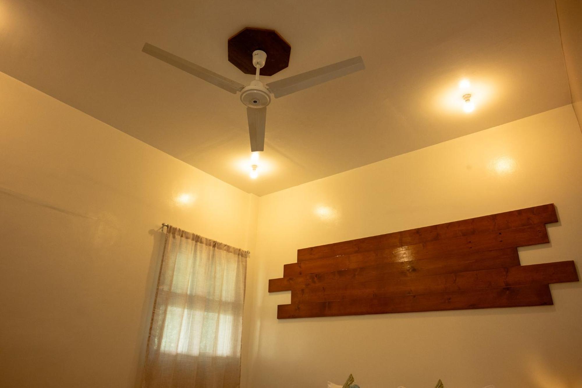 Av Suites Puerto Galera Exterior foto